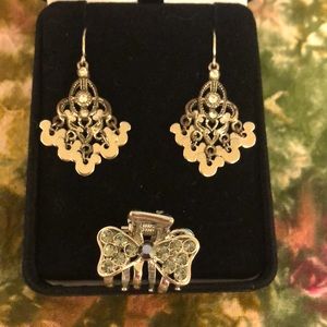 Rare!!! Vintage Disney Parks Chandelier Earrings and Rhinestone Bow Hair Clip❤️